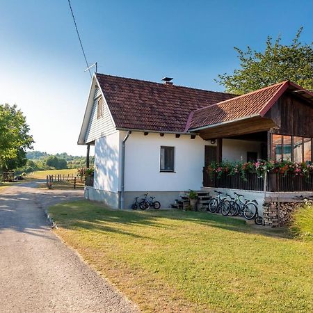 Farmstay Kotic Слуни Екстериор снимка