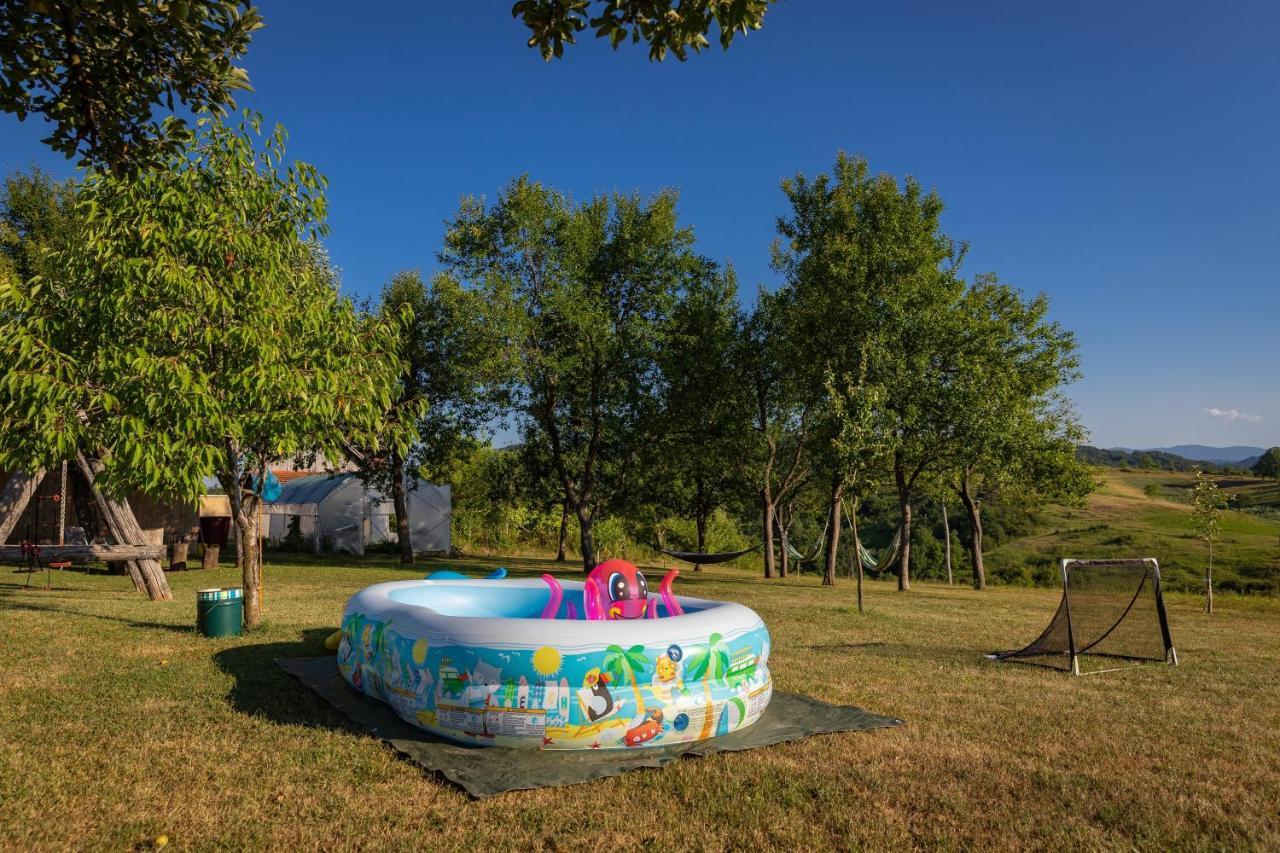 Farmstay Kotic Слуни Екстериор снимка